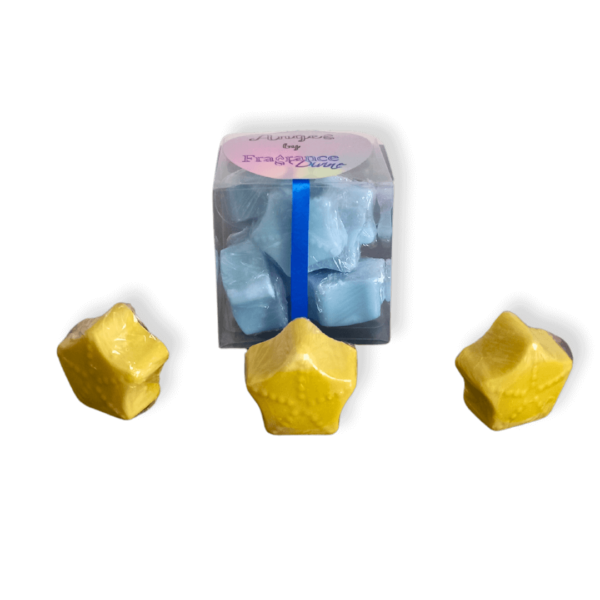 Fondants en forme d'étoile de couleur jaune et bleue