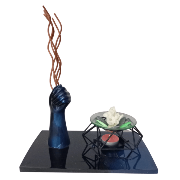 Support en résine époxy en forme de rectangle comprenant un brûleur de fondant, un vase main en époxy, 1 chauffe plat et une coupelle garnie au parfum choisi,Sera fourni avec 50lm de la fragrance au choix et de 6 bâtons en rotin